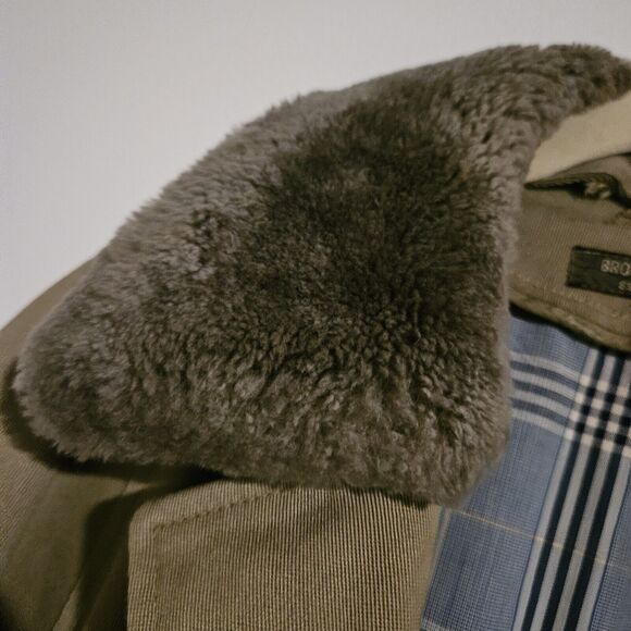 Brooks Brother Men’s Faux Fur Lined Trench Coat Size 42 Stylish Sleek Euc Khaki - Picture 6 of 13